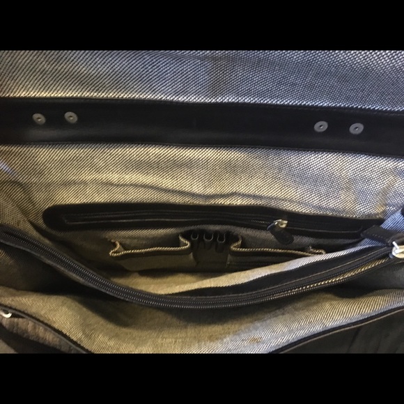 Professional Leather Shoulder Bag - Picture 5 of 7